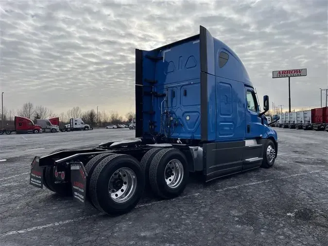 2021 FREIGHTLINER CA126