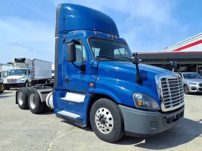 2017 FREIGHTLINER CASCADIA 125