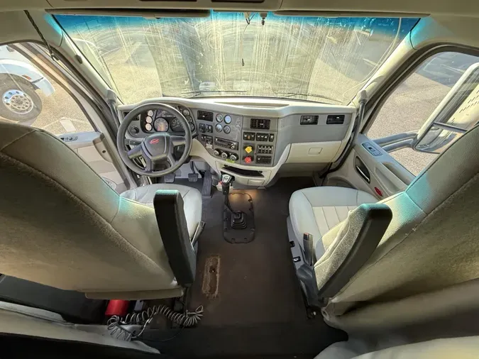 2021 Peterbilt 567bfa8c60230f4d4bb27f92b17c3b98f81