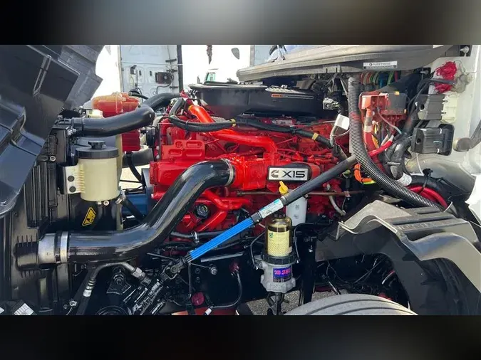 2021 INTERNATIONAL LT