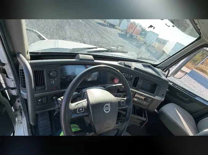 2019 Volvo VNL300