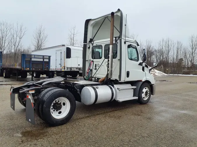 2020 FREIGHTLINER/MERCEDES NEW CASCADIA 116
