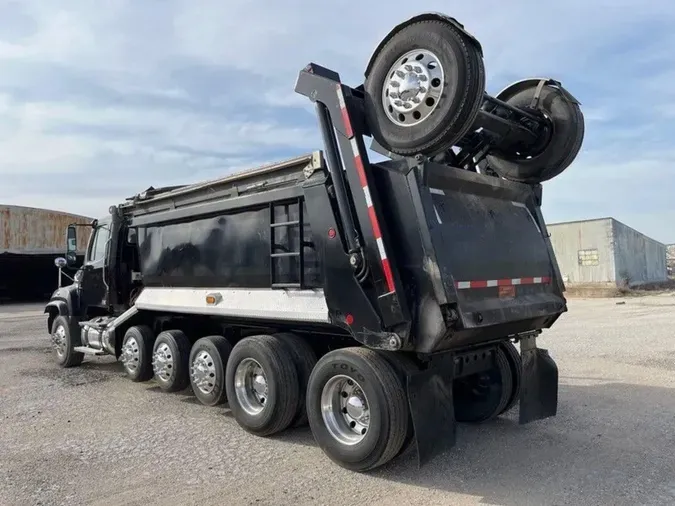 2018 Freightliner 114SD