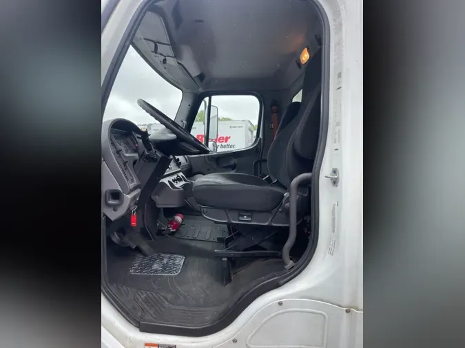 2018 FREIGHTLINER M2 106