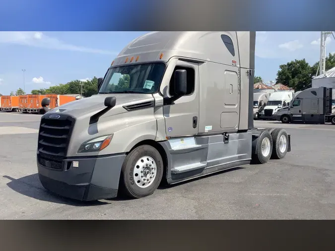 2022 Freightliner Cascadia 126