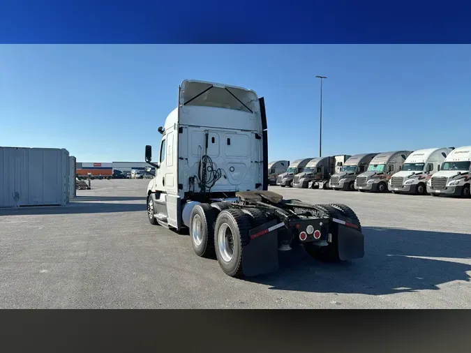 2019 Freightliner Cascadia 126