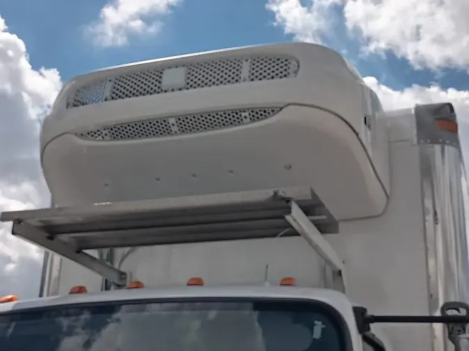 2018 FREIGHTLINER M2 106