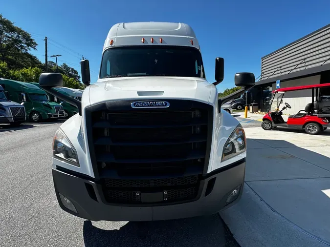 2020 Freightliner Cascadia 126