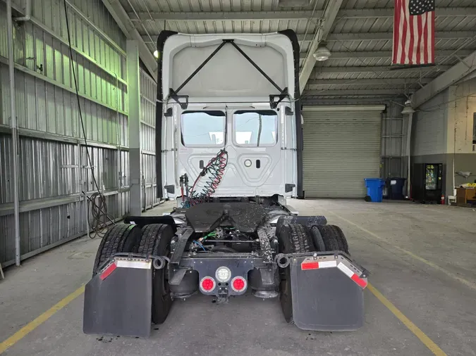 2019 FREIGHTLINER/MERCEDES NEW CASCADIA 126