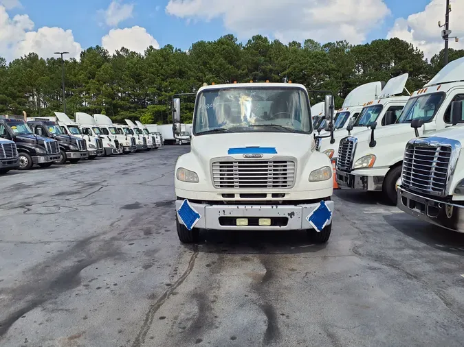 2015 FREIGHTLINER/MERCEDES M2 106