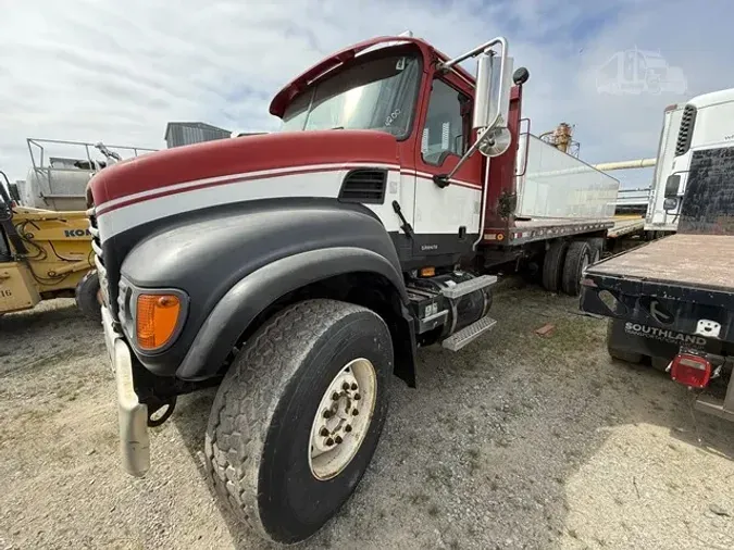 2007 MACK GRANITE CV713