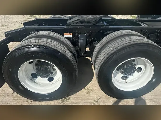 2021 FREIGHTLINER CA126