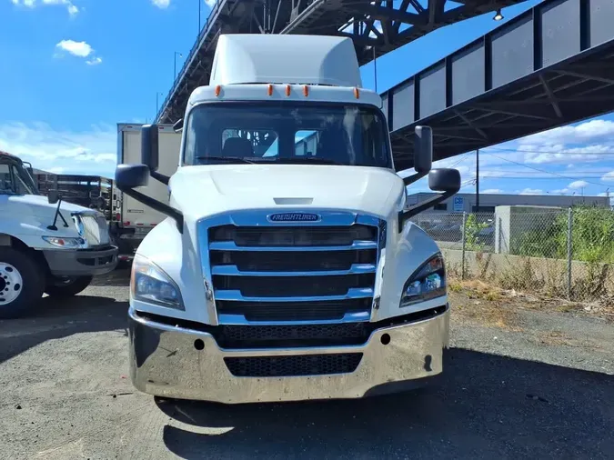 2019 FREIGHTLINER NEW CASCADIA PX12664