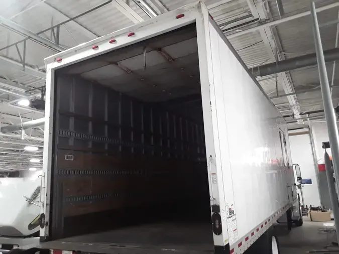 2018 FREIGHTLINER/MERCEDES M2 106