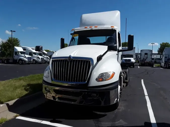 2019 NAVISTAR INTERNATIONAL LT625 DAYCAB T/Abfc7668484494313109ea71318fe0023