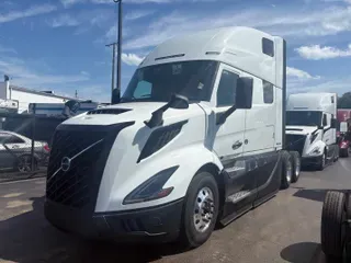 2026 VOLVO TRUCK VNL64TV04
