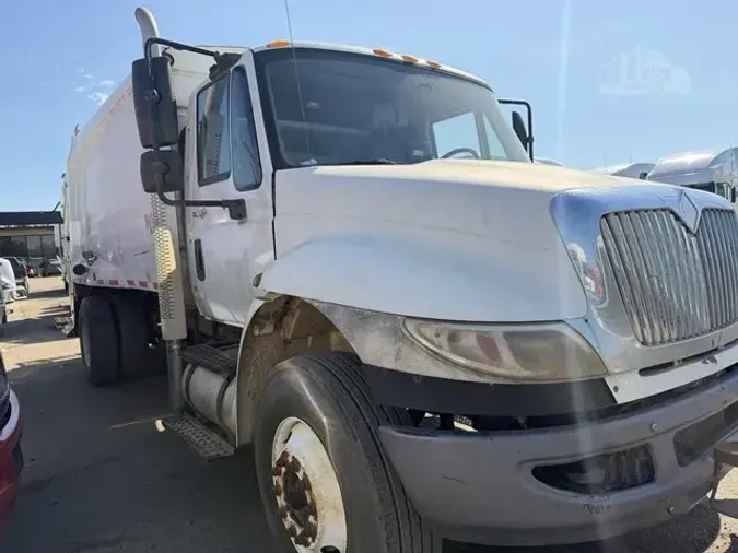 2011 INTERNATIONAL DURASTAR 4400