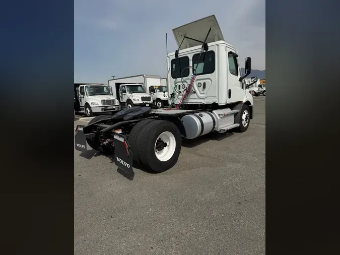 2020 FREIGHTLINER/MERCEDES NEW CASCADIA 116