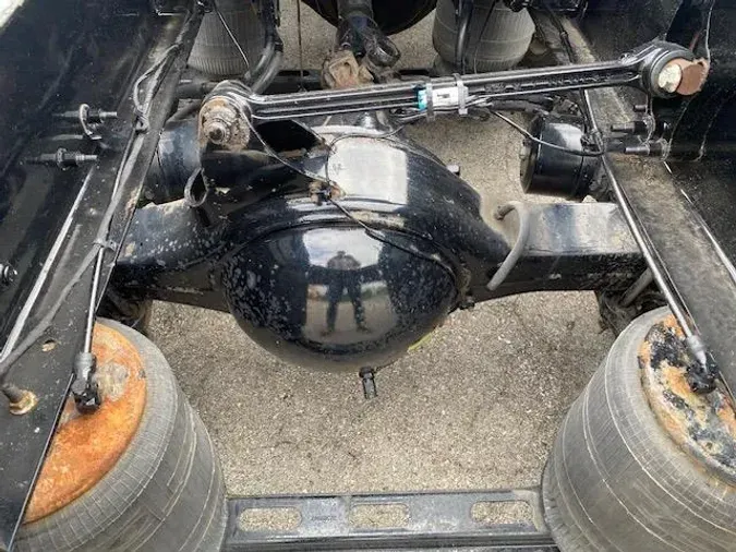 2022 Volvo VNL64T760