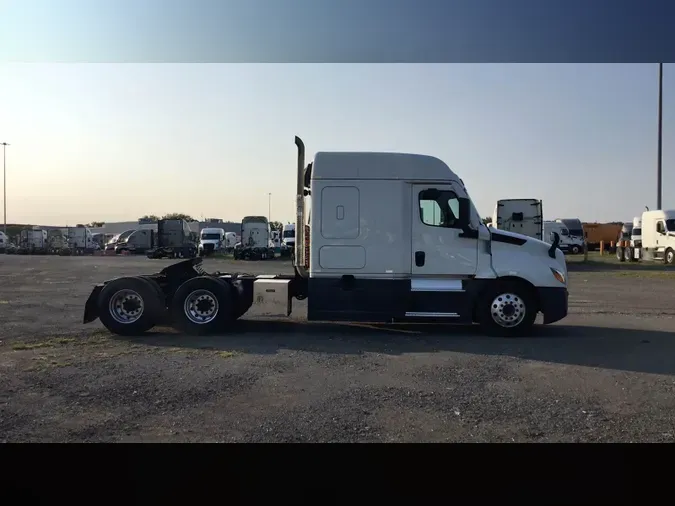 2022 Freightliner Cascadia 126bfcc6d459b007339a0d310ce5e4ad7e5