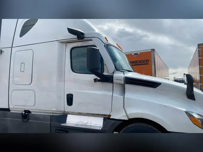 2022 Freightliner Cascadia 126