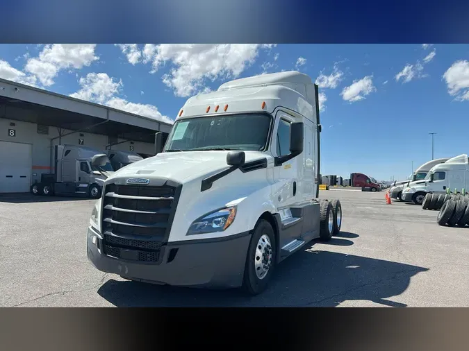 2019 Freightliner Cascadia 126