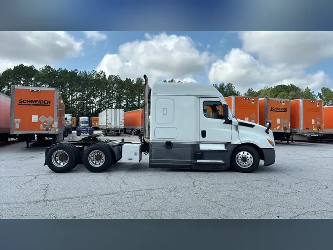 2021 Freightliner Cascadia 126bfcf711265dda12db631581bf290e318