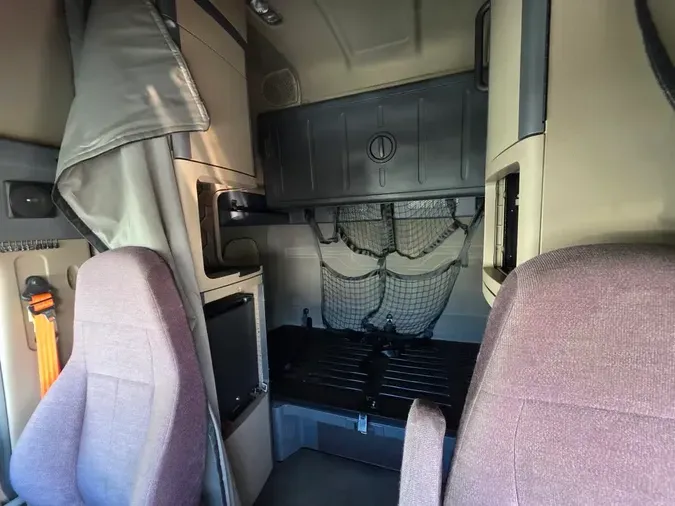 2020 FREIGHTLINER CASCADIA 125