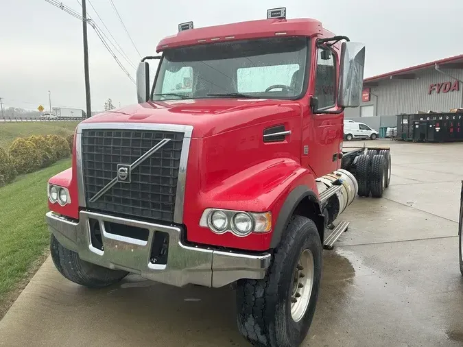 2016 Volvo VHD64B200bfd4765bc914c7492418edfa6544c035