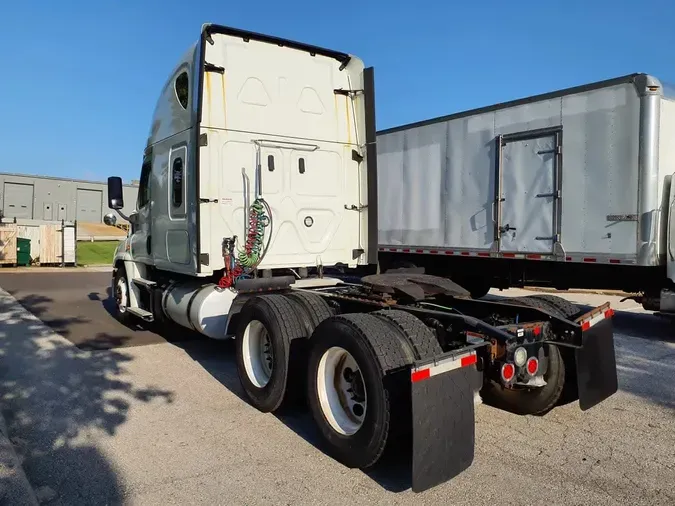 2020 FREIGHTLINER CASCADIA 125