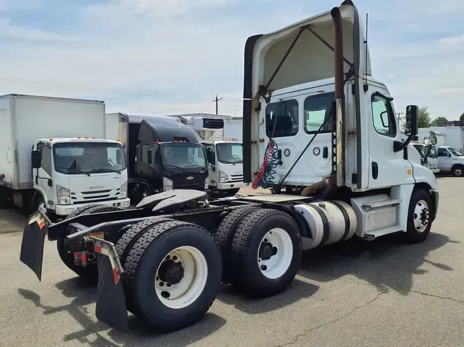 2020 FREIGHTLINER CASCADIA 125