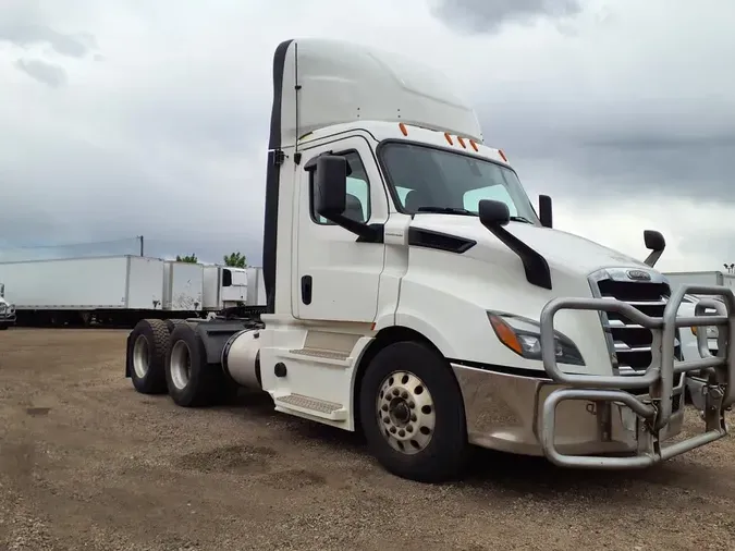 2020 FREIGHTLINER NEW CASCADIA 116