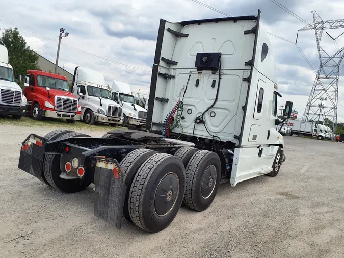 2020 FREIGHTLINER/MERCEDES CASCADIA 125