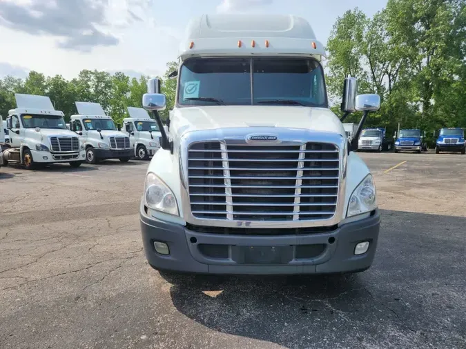 2019 FREIGHTLINER/MERCEDES CASCADIA 125