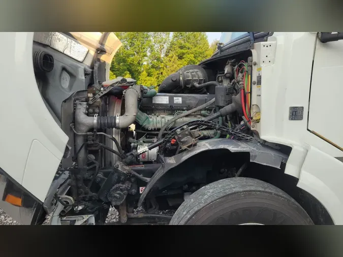 2018 Volvo VNL300