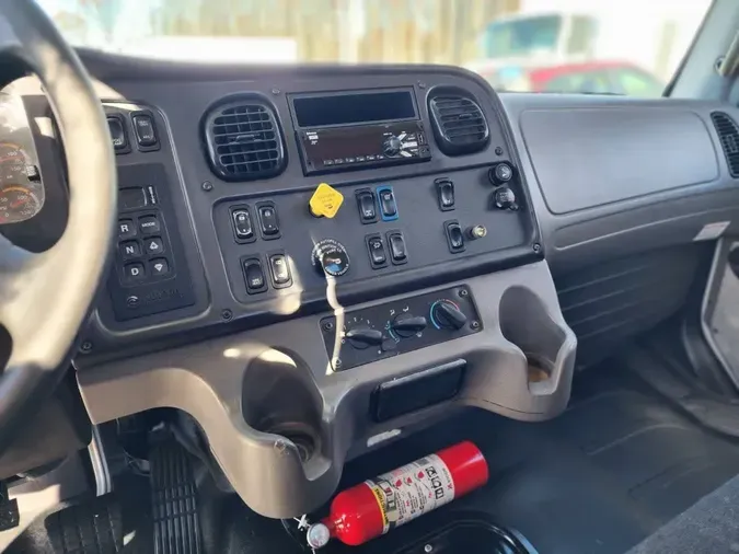 2020 FREIGHTLINER/MERCEDES M2 106bfe44ebb5e2517674fb9e3e0f404c9b6