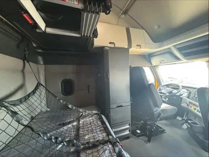 2022 Freightliner Cascadia 126bfe6da57fb680e414d0742f96d5e8c6b