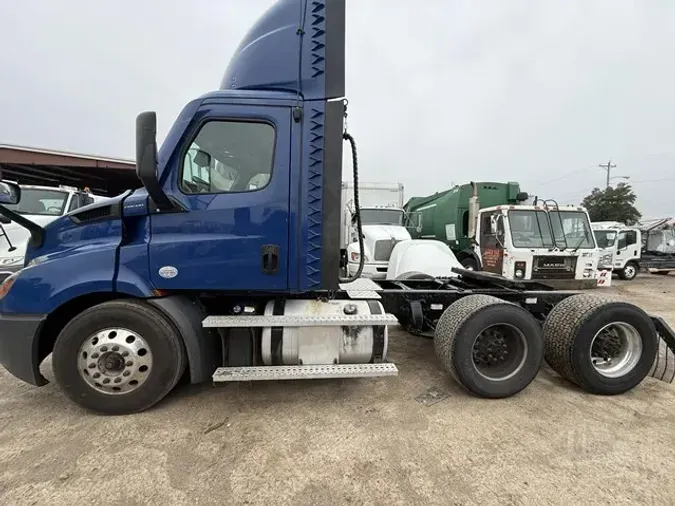 2021 FREIGHTLINER CASCADIA 116
