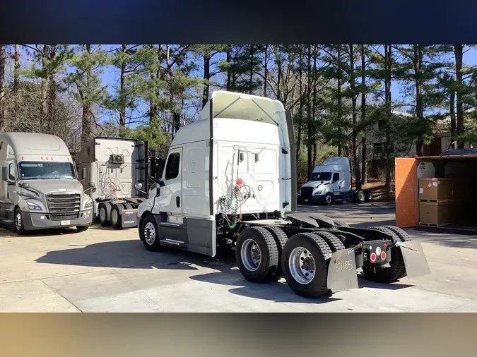 2020 Freightliner Cascadia