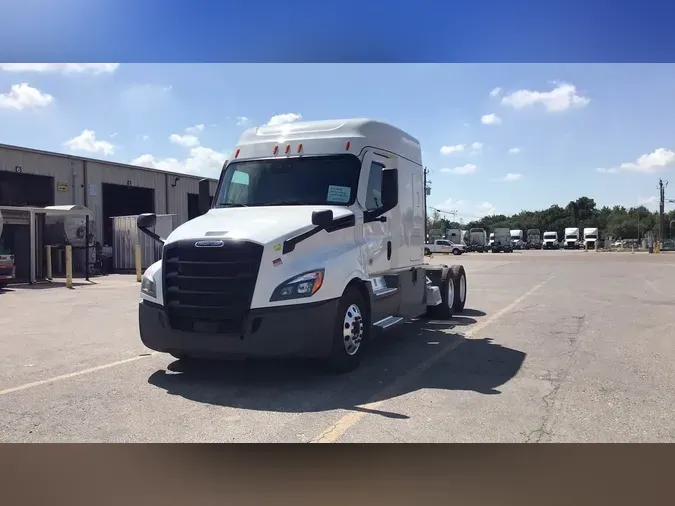 2021 Freightliner Cascadia 126