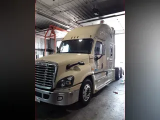 2016 Freightliner CASCADIA 125