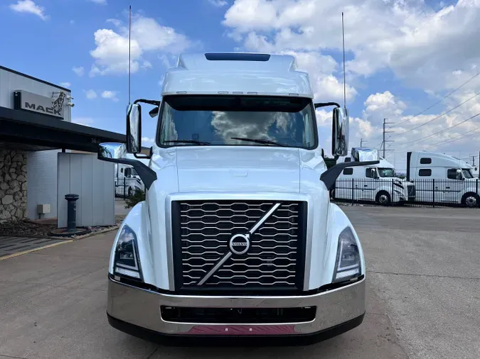 2025 VOLVO VNL64T860