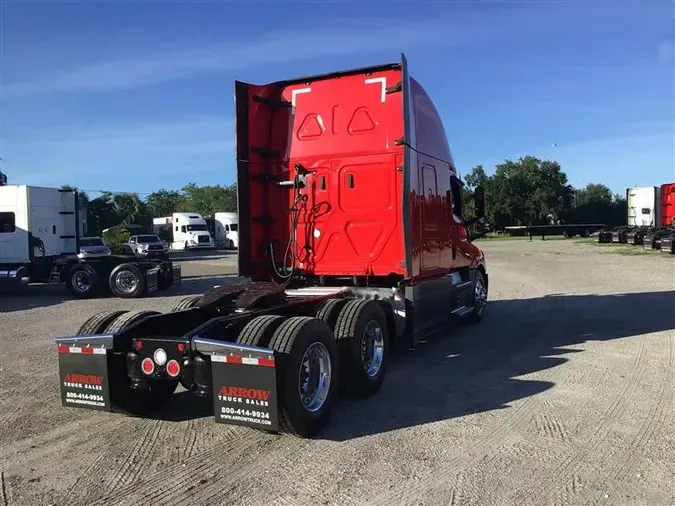 2021 FREIGHTLINER CASCADEVO1