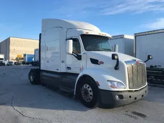 2017 PETERBILT 579