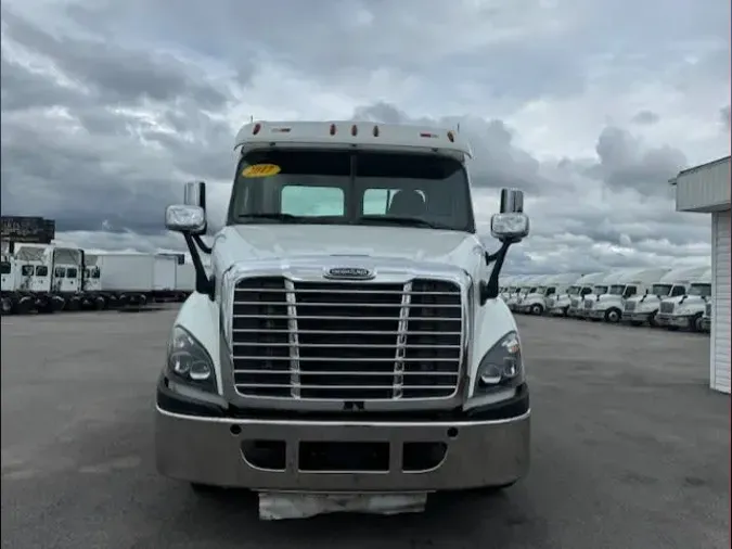 2017 FREIGHTLINER/MERCEDES CASCADIA 113