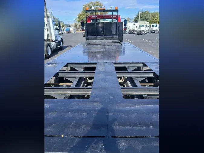 2020 FREIGHTLINER/MERCEDES M2 106