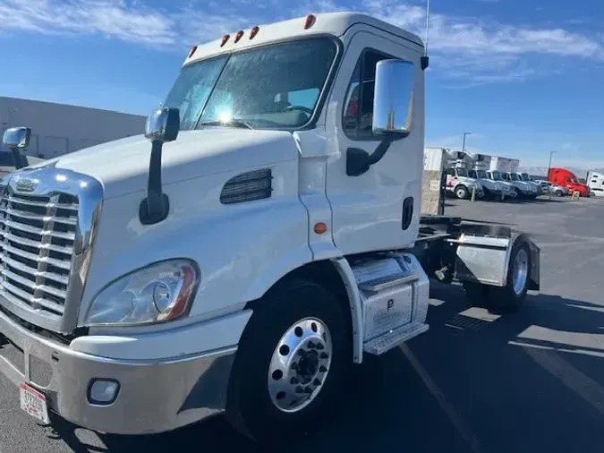 2018 FREIGHTLINER/MERCEDES CASCADIA 113