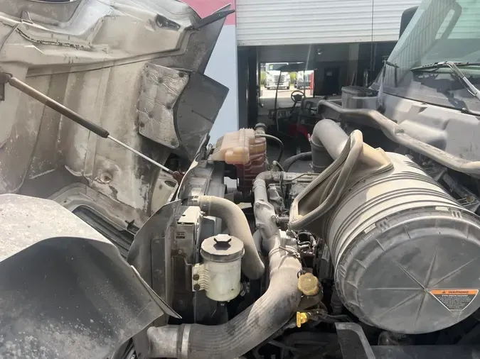 2019 NAVISTAR INTERNATIONAL RH613 DAYCAB S/A