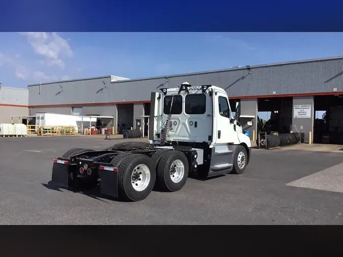 2020 Freightliner Cascadia 126bff338b2a12e8f3b70a4723c787ee13a
