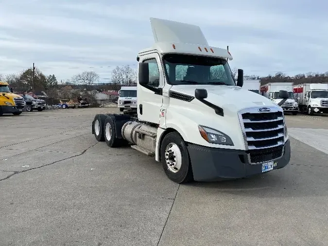 2019 Freightliner T12664STbff3bf0ce7af6d755ad0b6857d7b4f8d